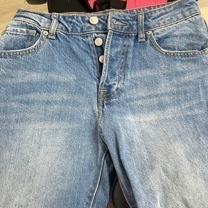 Forever 21 ripped ladies blue jeans